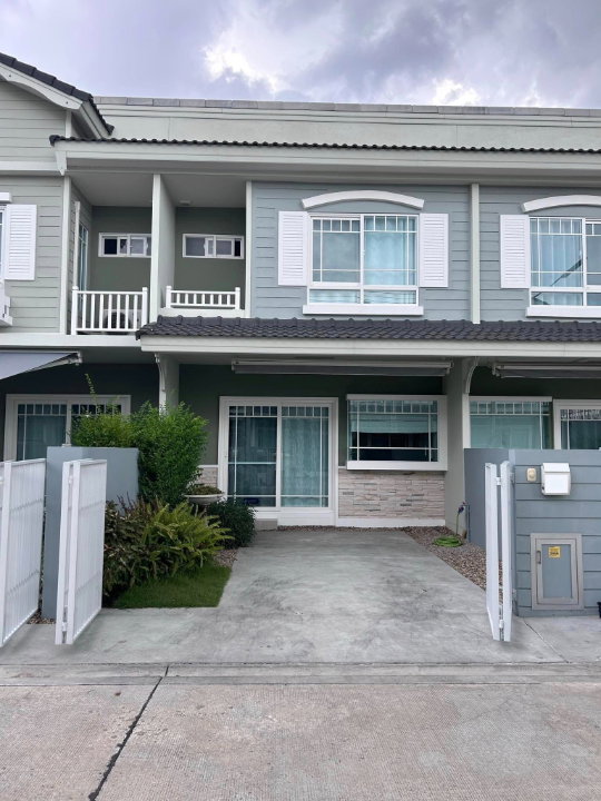 รูป ให้เช่าทาวน์เฮาส์สไตล์โมเดิร์นวินเทจ หมู่บ้าน Villaggio บ้านคุณภาพ ต้อนรับสัตว์เลี้ยง ใกล้โรงเรียนต้นกล้า ใกล้รวมโชคมอลล์ -RW007841 - รูปที่ 2/9