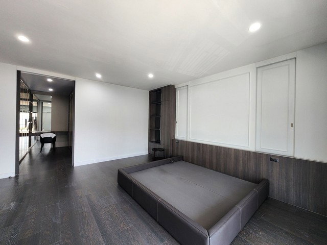 รูป บ้านเดี่ยวให้เช่า 2 ชั้น ปรับปรุงใหม่ สไตล์ Modern ขนาด 93 ตารางวา 4 นอน มีเรือนรับรองแยก อยู่หลังเซ็นทรัล พระรามสอง - รูปที่ 6/8