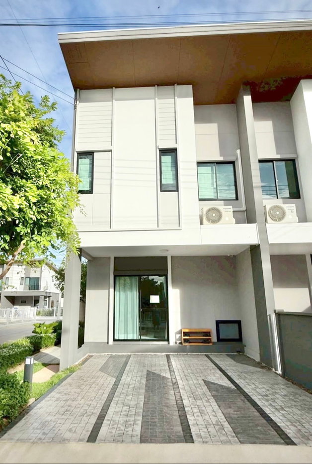 รูป ให้เช่าบ้านฟ้า แกรนด์ ทาวน์นี่ เพชรเกษม-สาย 5 (Baanfah Grand Townee Petchkasem-Sai 5) ต.ไร่ขิง อ.สามพราน จ.นครปฐม - รูปที่ 1/9