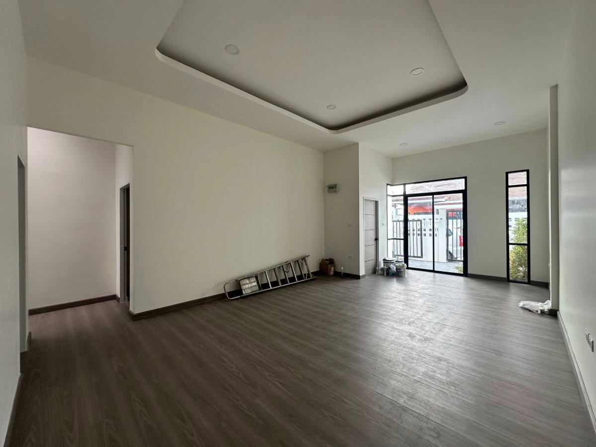 รูป บ้านแฝดรีโนเวทใหม่ ศรีสุชาติ 5 สามกอง พื้นที่กว้าง อยู่สบาย ราคาดี! - รูปที่ 8/14