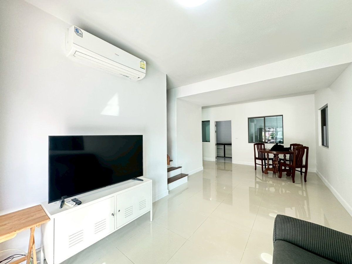 รูป 🏠✨ ทาวน์เฮ้าส์ให้เช่า – กะทู้ 📍 กะทู้  ✅ พร้อมเข้าอยู่  🛏️ 3 ห้องนอน | 🛁 2 ห้องน้ำ - รูปที่ 2/25