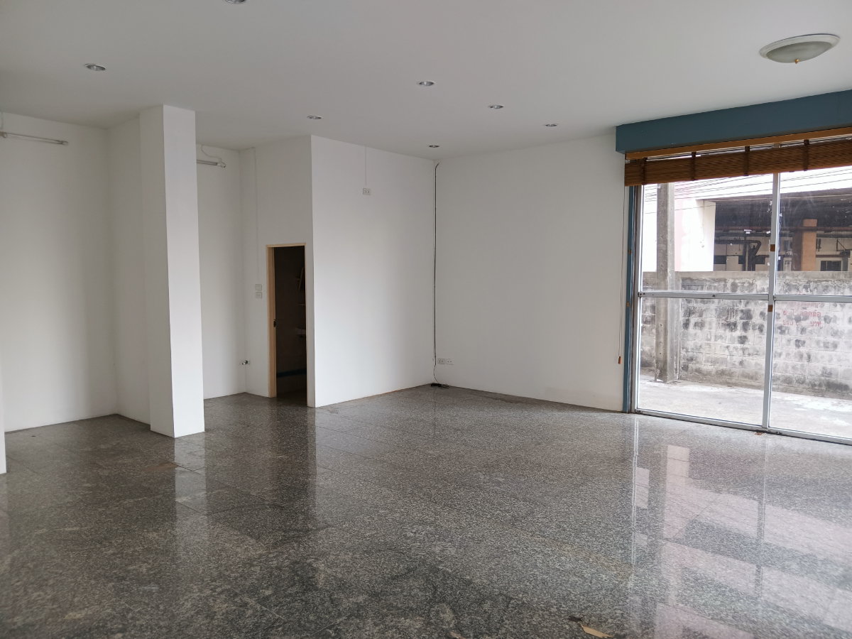 รูป คอนโดบ้านบดินทร์ ลาดพร้าว 112 ชั้น 1 ห้องมุม 2 ห้องติดกัน 60 ตร.ม. ห้องละ 9,000 บาท เหมาะทำออฟฟิศ ติวเตอร์ ธุรกิจทั่วไป - รูปที่ 6/11