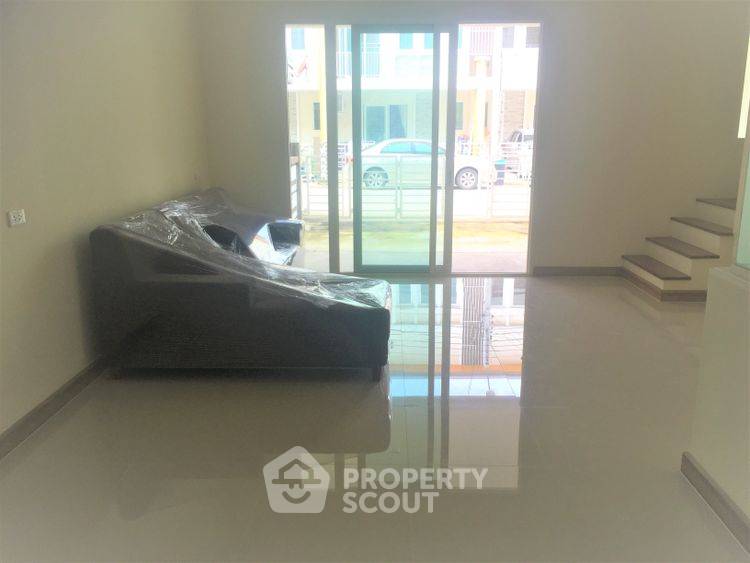 รูป ทาวน์เฮ้าส์ 3-ห้องนอน ใน สะพานสูง (ID 2747316) - รูปที่ 1/7