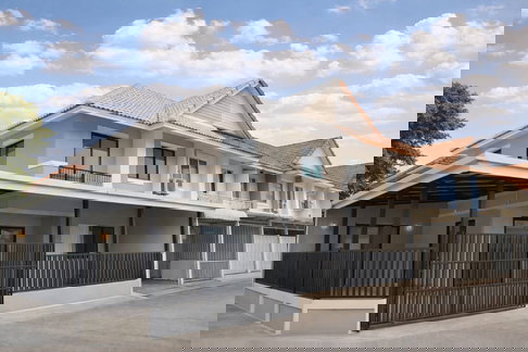 ขายทาวน์เฮาส์พฤกษา 33 ลาดปลาดุก หลังมุมถนนเมน 29 ตร.ว. 5 นอน แต่ง Minimal Cozy ฟรีโอน