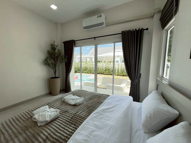 รูป ปล่อยเช่าบ้านพูล​วิลล่า​โซนสันทราย​ ขนาด 3​ ห้องนอน​ ตกแต่งเฟอร์นิเจอร์บิ้วอินและเครื่องใช้ไฟฟ้าครบ ทำเลใกล้โรงพยาบาลสันทราย และม.แม่โจ้-RW007838 - รูปที่ 12/17