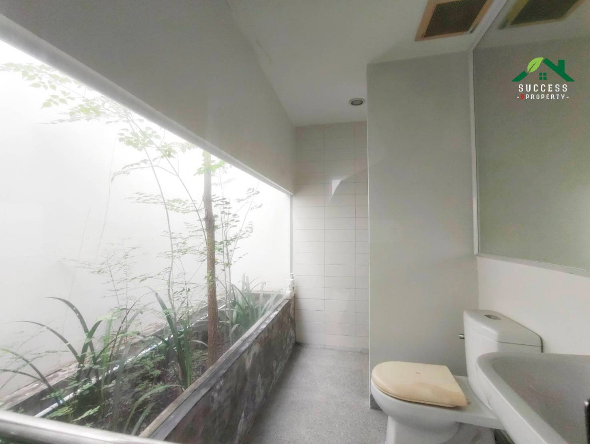 รูป ขายบ้านเดี่ยว คอร์ทยาร์ด วิลล่า พระราม 9 - วงแหวน บ้านหลังริม หน้าบ้านไม่ชนใคร 79 ตร.ว. ทำเลดีติดทางด่วนมอเตอร์เวย์ ใกล้สนามบินสุวรรณภูมิ 80 ตร.ว. - รูปที่ 20/20