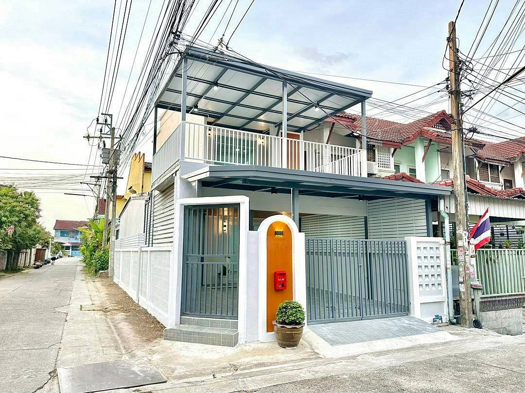 รูป บ้านสวย หลังมุม ใจกลางเมืองนนทบุรี ใกล้รถไฟฟ้า หมู่บ้านอุบลชาติ ไทรม้า ท่าอิฐ ใกล้โรงพยาบาลพระนั่งเกล้า - รูปที่ 2/26