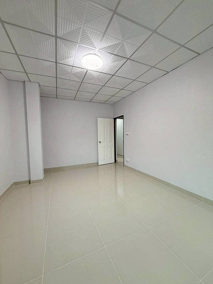 รูป บ้านหลังมุม แถมแอร์ 2 เครื่อง  มีระเบียงหน้าบ้าน   #หมู่บ้านบัวทอง 4  ถนนบ้านกล้วย – ไทรน้อย  บางบัวทอง  รีโนเวทใหม่  ใกล้เซ็นทรัล เวสเกต - รูปที่ 20/22