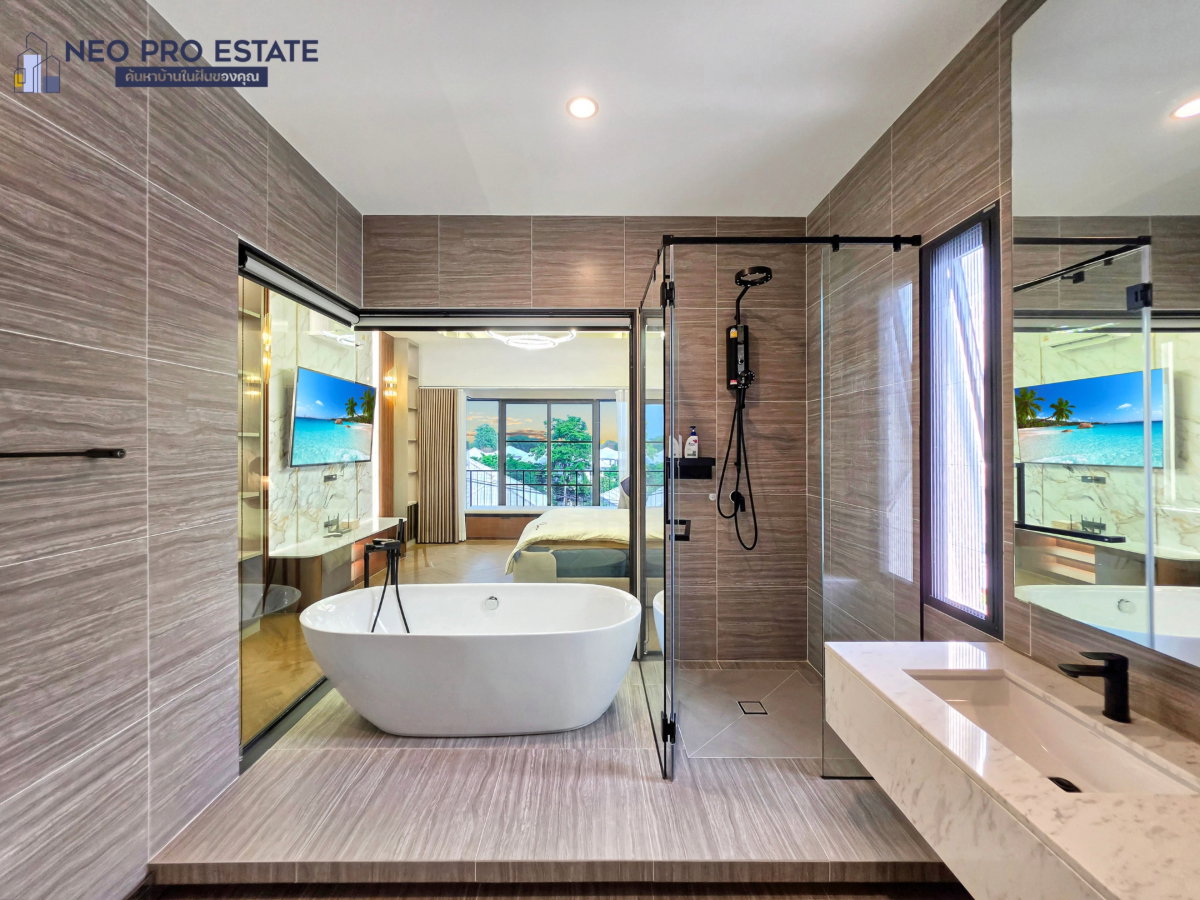 รูป บ้านเดี่ยว 3 ชั้น ระดับ Luxury ในโครงการ Private ชั้นนำ ในขอนแก่น - รูปที่ 12/13