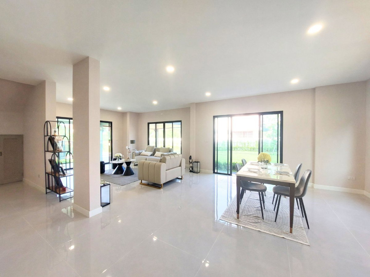 รูป คฤหาสน์ 156 ตร.ว. แบรนด์ LH! ม.ชลลดา บางบัวทอง พื้นที่ใช้สอยยักษ์ 337 ตร.ม. 4 นอน 4 น้ำ - รูปที่ 18/42