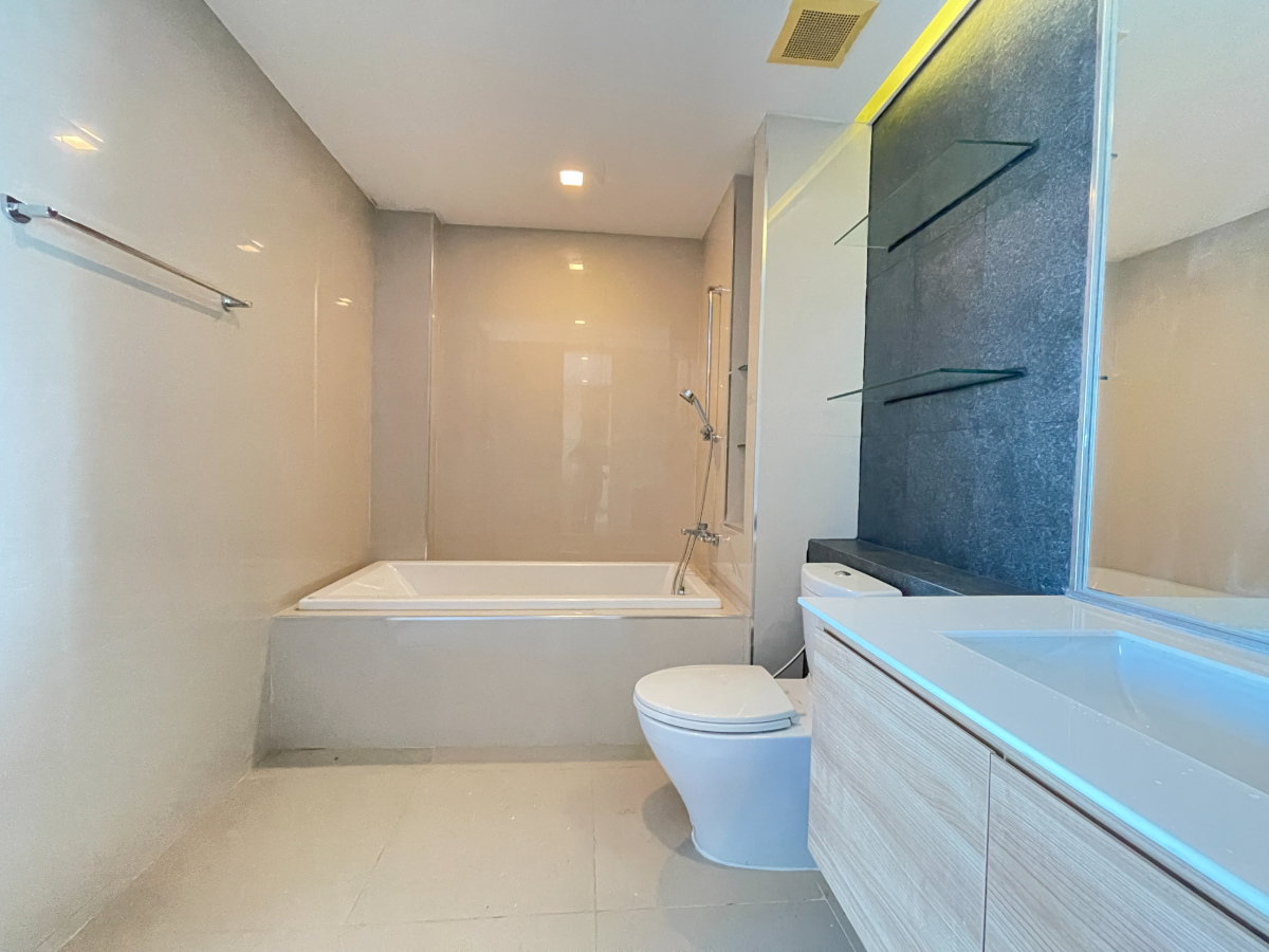รูป กรีนเลค คอนโด วิวดี บรรยากาศสงบ อยู่แล้วใจฟูทุกวัน - รูปที่ 2/17