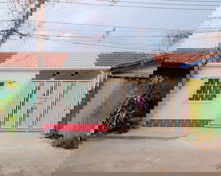 ขายทาวน์เฮ้าส์บัวทอง 4 บ้านกล้วย-ไทรน้อย 18 ตร.ว. 3 นอน แต่งใหม่พร้อมอยู่ ฟรีโอน