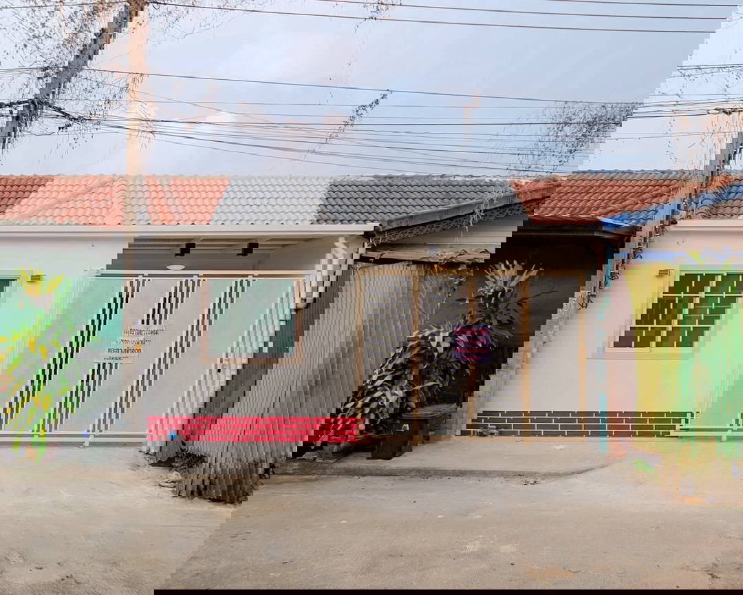 รูป ขายทาวน์เฮ้าส์บัวทอง 4 บ้านกล้วย-ไทรน้อย 18 ตร.ว. 3 นอน แต่งใหม่พร้อมอยู่ ฟรีโอน - รูปที่ 1/20