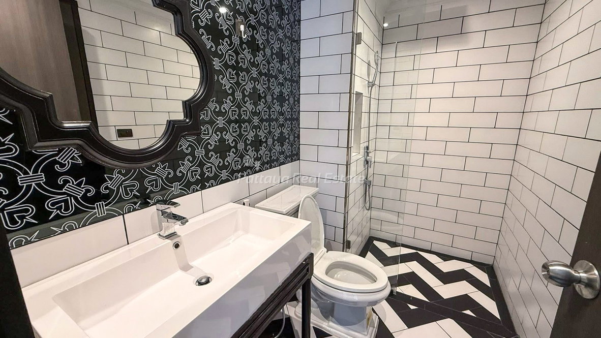 รูป 🛏️ 2 ห้องนอน - 🛁 2 ห้องน้ำ - 🏙️ Pool View - 🌏 ชื่อชาวต่างชาติ - 🏢 Venetian Signature Condo Resort Pattaya - รหัส: VENE05 - รูปที่ 1/9