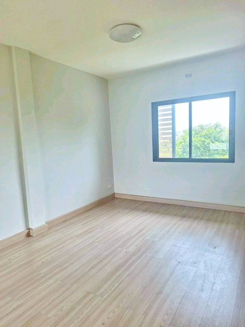 รูป ใกล้BTS แบริ่ง 20 ตร.ว. 240 ตร.ม. บ้านใหม่ 3 ชั้น ทำเลสุขุมวิท 113 BTS สำโรง 1กม. ทาวน์โฮม 4นอน 3น้ำ อิมพีเรียลเวิร์ด สำโรง 1.5 กม - รูปที่ 8/8