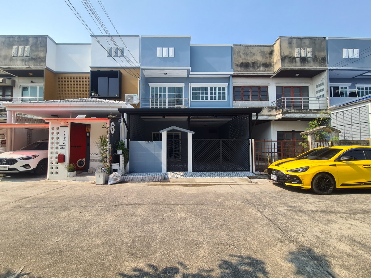 picture Townhouse for sale ready for transfer ofownership - 1/14