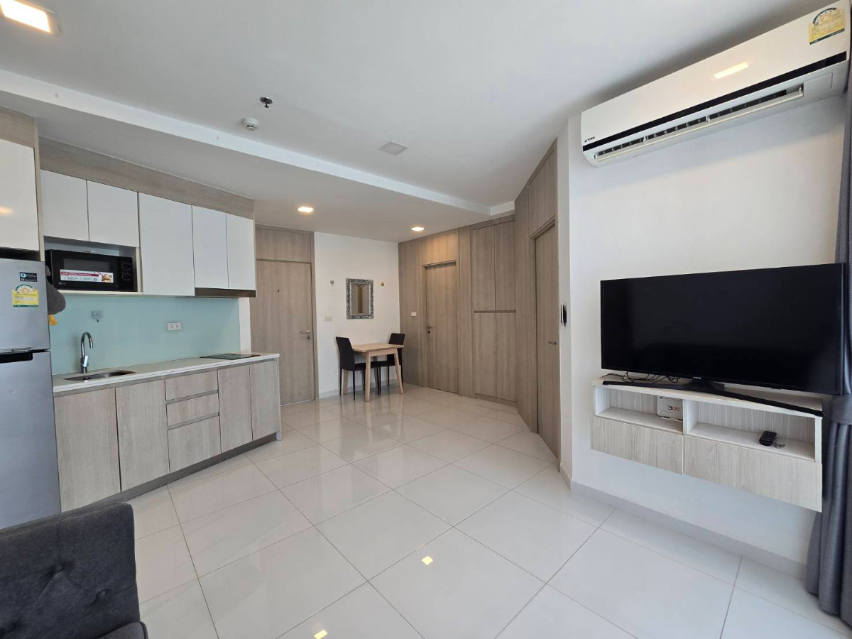 รูป Rare corner unit condo at The Cloud Pattaya, near the beach, for rent @Pratumnak. - รูปที่ 2/28