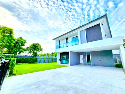 เช่าบ้านเดี่ยว ม.รังสิต : บ้านหลังมุม บ้านเดี่ยว 2 ชั้น 4 นอน 5 น้ำ สนามบินดอนเมือง ช่างอากาศอุทิศ ใกล้ รร.นานาชาติ Harrow 800 ม. สนามบินดอนเมือง 100 ตร.ว.252 ตร.ม