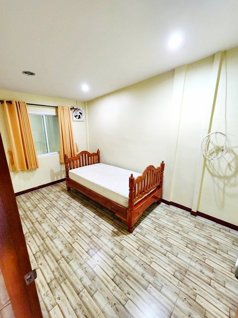 รูป แพลทินัม 1.6 กม.ให้เช่า อาคารพาณิชย์ 3 ชั้น 3แอร์ ถนนเพชรบุรี1-7 3นอน 2น้ำ ใกล้ BTSราชเทวี650 ม. ARLพญาไท 800ม. 14 ตร.ว. ประตูน้ำ 1.5 กม. - รูปที่ 4/8