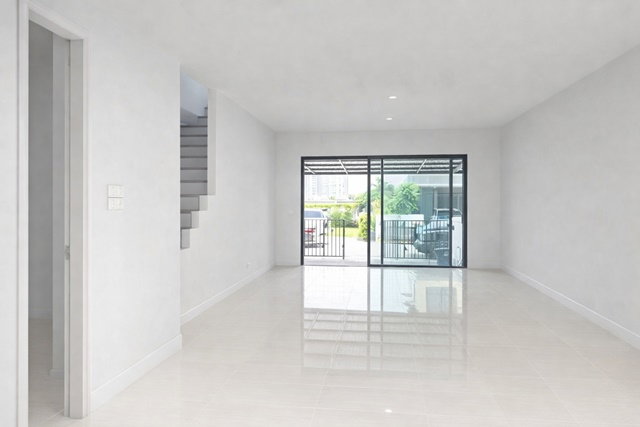 รูป ใกล้BTS แบริ่ง 20 ตร.ว. 240 ตร.ม. บ้านใหม่ 3 ชั้น ทำเลสุขุมวิท 113 BTS สำโรง 1กม. ทาวน์โฮม 4นอน 3น้ำ อิมพีเรียลเวิร์ด สำโรง 1.5 กม - รูปที่ 2/8