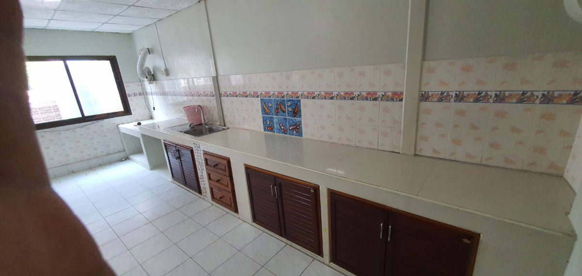 รูป โฮมออฟฟิศทำใหม่เอี่ยม ที่จอดรถ 4 คัน ติดถนนประเสริฐมนูกิจ 42 - รูปที่ 19/20