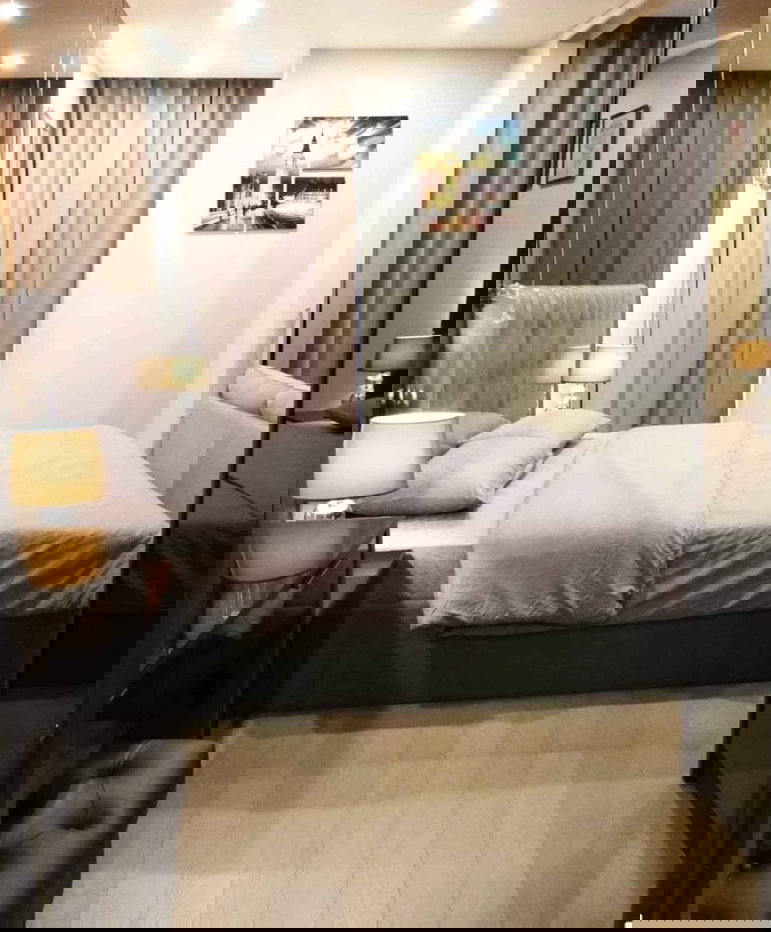 picture Ashton                       Asoke  - 4/5