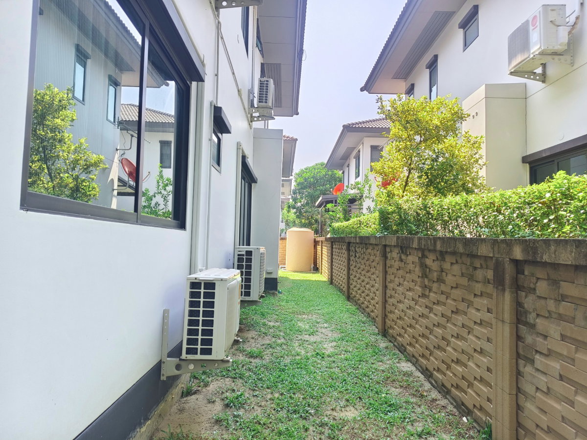 รูป ขาย บ้านเดี่ยว แปลงมุมติดสวน ราคาดีที่สุด มีห้องนอนชั้นล่าง ตกแต่งสวยพร้อมอยู่ หมู่บ้านบุราสิริ วงแหวน-อ่อนนุช 4ห้องนอน 4ห้องน้ำ 10 นาทีถึงมอเตอร์เวย์ - รูปที่ 8/11