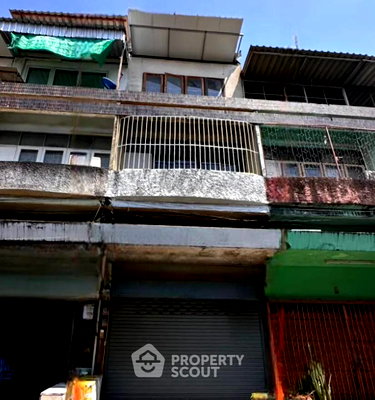 ทาวน์โฮม เชียงใหม่ : ทาวน์เฮ้าส์ 3-ห้องนอน ใน หนองป่าครั่ง (ID 2773040)