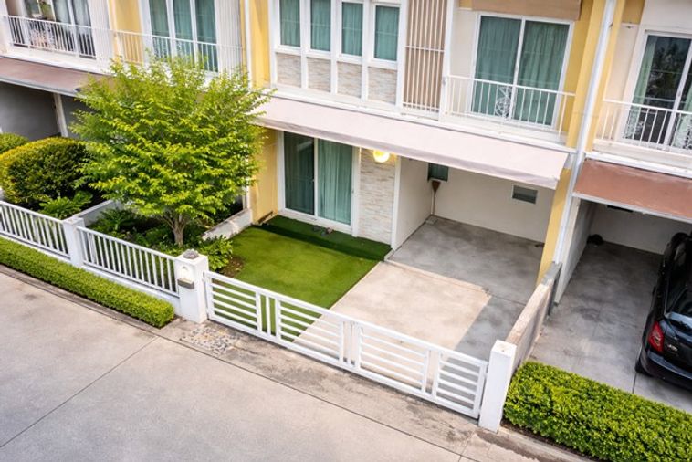 MRT บางบำหรุ ตลาดครอบครัว บางกรวย 300ม. กฟผ. 2.14 กม. สะพานพระราม7 ปิ่นเกล้า ทาวน์โฮม 3นอน