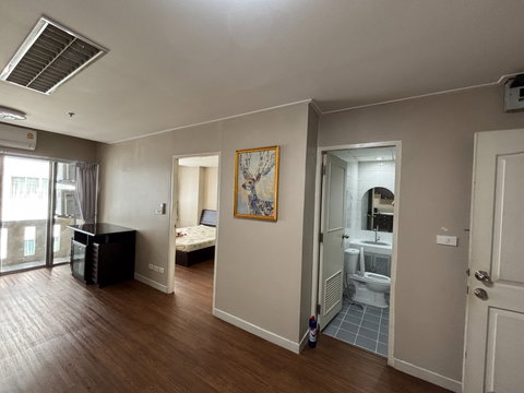 ให้เช่าคอนโด คอมมอนเวลธ์ ปิ่นเกล้า ติด MRT รถไฟฟ้าบางยี่ขัน พร้อมเฟอร์นิเจอร์ และเครื่องใช้ไฟฟ้า