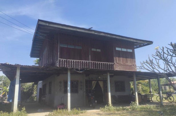 รูป ที่ดินพร้อมสิ่งปลูกสร้าง 204 ตร.วา อำเภอเมืองจันทร์ ศรีสะเกษ 246,000 - รูปที่ 1/5