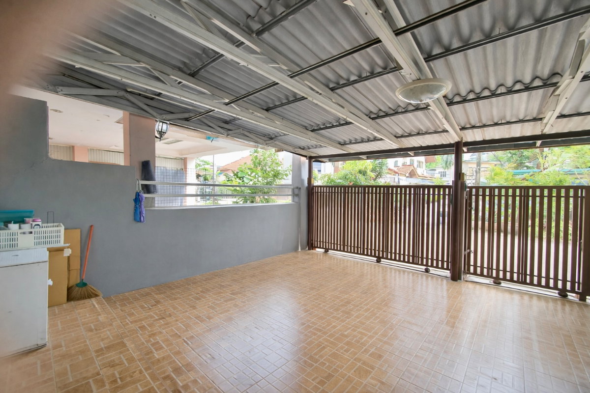 รูป ขายทาวน์โฮม 2 ชั้น หมู่บ้านมหานครนิเวศน์ หน้ากว้าง 6 เมตร พื้นที่ใช้สอยใหญ่ ฟังก์ชันครบ พร้อมเข้าอยู่ - รูปที่ 3/12