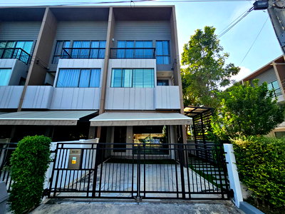 เช่าทาวน์โฮม ถนนสุขาภิบาล 5 : ให้เช่า ทาวน์โฮม 3 ชั้น โครงการบ้านกลางเมือง วัชรพล หลังมุม