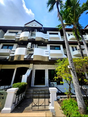 เช่าบ้านแฝด สุขุมวิท ชั้นนอก : ✨For rent 📍 Regent 71 Place (รีเจนท์ 71 เพลส)