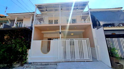 ขายทาวน์โฮม : ขายทาวน์เฮ้าส์บัวทอง 4 บ้านกล้วย-ไทรน้อย 18 ตร.ว. 4 นอน มีเทอเรส แต่งใหม่ ฟรีโอน