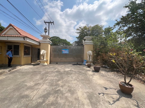 ที่ดินพร้อมสิ่งปลูกสร้าง 4197.4 ตร.วา อำเภอเมืองนนทบุรี นนทบุรี 350.5M