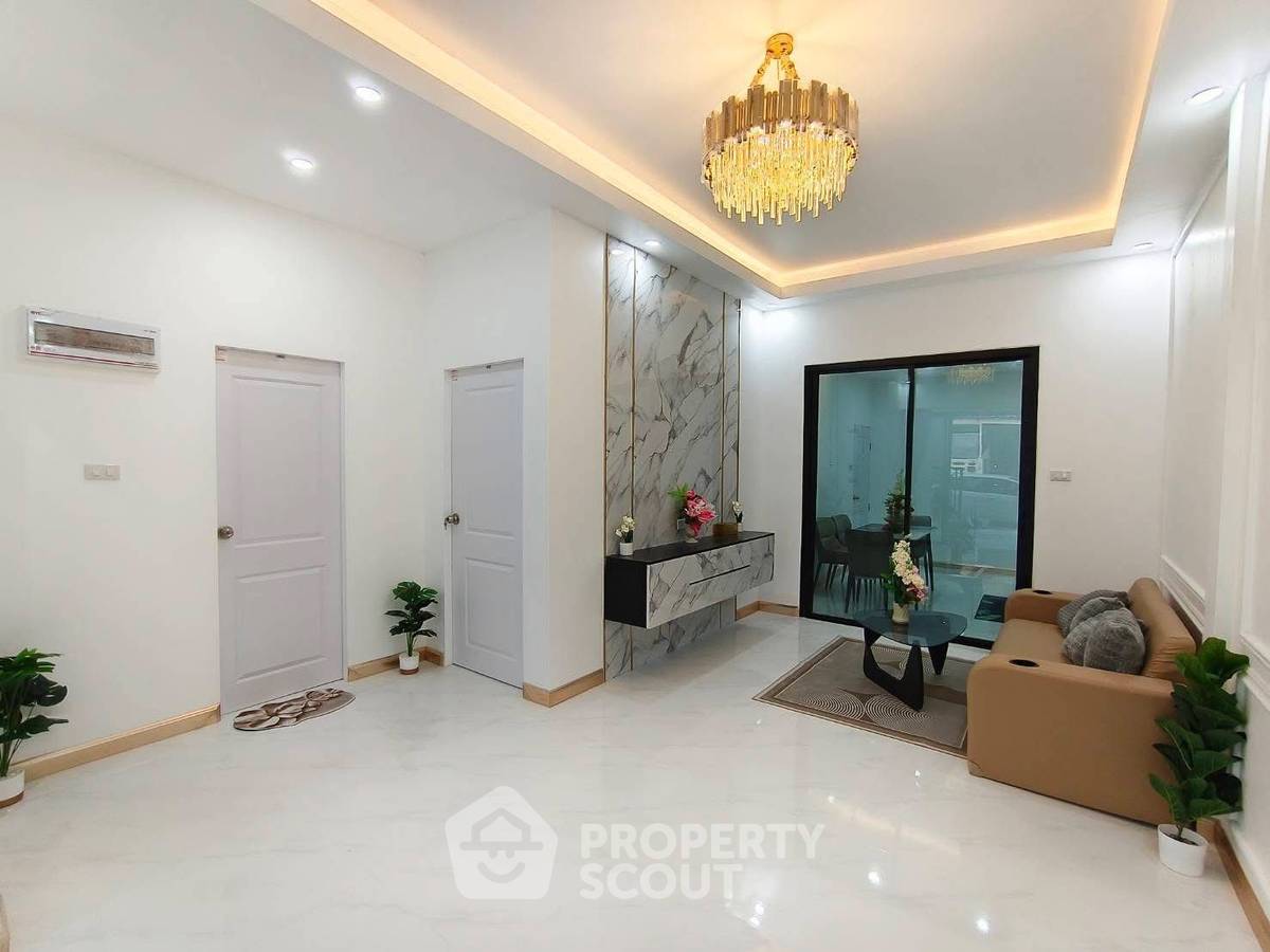 รูป ทาวน์เฮ้าส์ 2-ห้องนอน ใกล้ พัทยาใต้ (ID 2790711) - รูปที่ 10/14