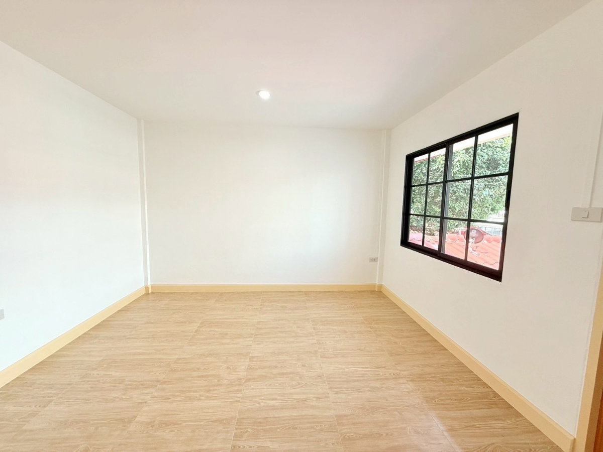 รูป ทาวน์เฮาส์ 2 ชั้น ม.ณัฐวรรณ สังฆสันติสุข 18 หนองจอก 2 ห้องนอน 18.9 ตร.ว. ราคา 1.79 ล้านบาท - รูปที่ 14/19