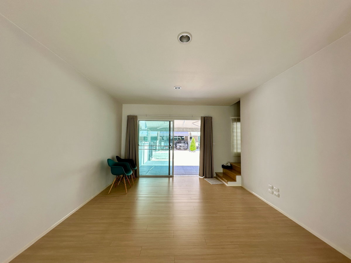 รูป P0643/ให้เช่าทาวน์โฮม Baan Klangmuang Sukhumvit 77 ทำเลสุขุมวิท เข้าอยู่ได้ทันที - รูปที่ 8/14