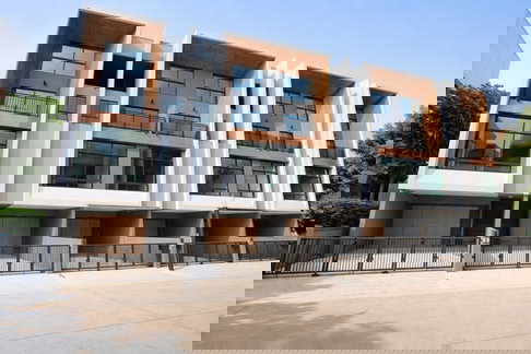 ใกล้ARLรามคำแหง 1.33กม. หลุดจอง ถ.พัฒนาการ อ่อนนุช17 สุขุมวิท71 ปรีดี ทาวน์โฮม 3 ชั้น ติดถนนเมน 3 นอน 3 น้ำ 22 ตร.วา. 260 ตร.ม.