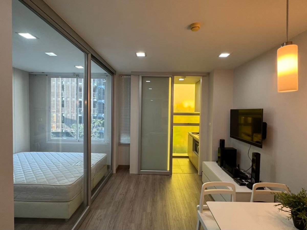 รูป 🟢ห้องสวย!! พร้อมเข้าอยู่!!🟢เดอะ คัลเลอร์รี่ วิวิด 1 ห้องนอน ใกล้ MRT ห้วยขวาง สอบถาม📱ADD LINE @572aurac แอดมินตอบไว✨ - รูปที่ 4/8