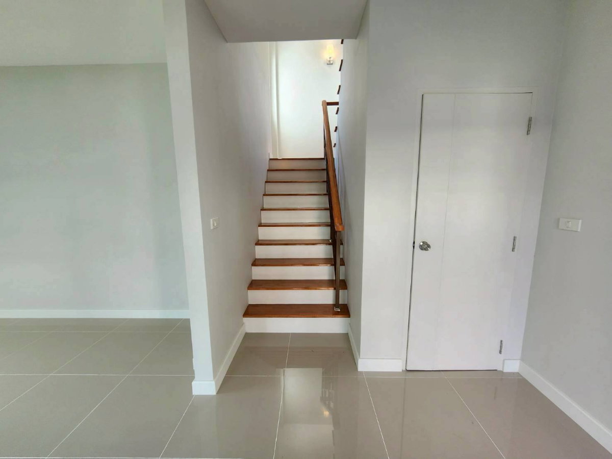 รูป สุดคุ้ม บ้านเดี่ยว 3 ชั้น รีโนเวทใหม่ทั้งหลัง (หลังริม) คาซ่า พรีเมี่ยม ราชพฤกษ์ - พระราม 5 ทำเลสะดวก - รูปที่ 8/21
