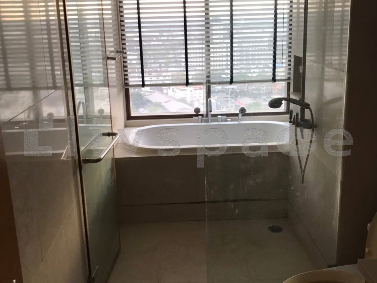 รูป ▚ LH226ツ ให้เช่า: The Emporio Place 1BR 65.35sqm. 42K ✨ หนึ่งนอนไซส์ใหญ่สุด วิวแม่น้ำ ระเบียงกว้าง 🏙️ - รูปที่ 9/9