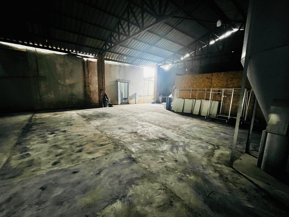 picture Call : 089-899-4482 Commercial buildings 3 Unit with warehouse space, The electrical and water systems are ready for use - 8/9
