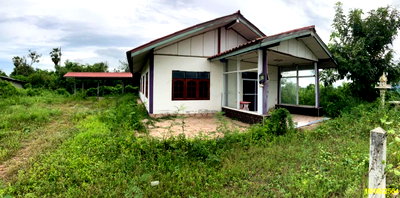 ที่ดิน กำแพงเพชร : ที่ดินพร้อมสิ่งปลูกสร้าง 542 ตร.วา อำเภอบึงสามัคคี กำแพงเพชร 1.9M