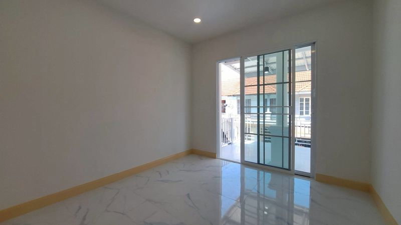 รูป ขายทาวน์เฮ้าส์บัวทอง 4 บ้านกล้วย-ไทรน้อย 18 ตร.ว. 4 นอน มีเทอเรส แต่งใหม่ ฟรีโอน - รูปที่ 17/20