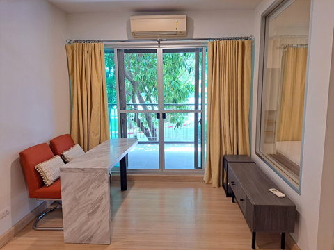The parkland srinakarin-Lakeside condo for rent 10,000 THB 60 Sqm.
