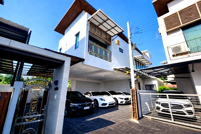 เช่าบ้านเดี่ยว กรุงเทพมหานคร : บ้านเดี่ยว 3 ชั้น 4แอร์ 4–5นอน 72 ตร.วา 360 ตร.ม. ลดราคาครั้งที่ 3 25% 35,999 B-M ฉิมพลี ใกล้สถานีรถไฟตลิ่งชัน 600 ม.