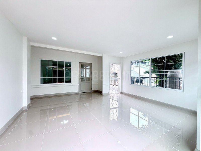 รูป ขายทาวน์โฮม 2 ชั้น หลังมุม ไดมอนด์วิลล์ ลำลูกกา ขนาด 27 ตรว 2นอน 2น้ำ รีโนเวททั้งหลัง เดินทางสะดวก - รูปที่ 2/8