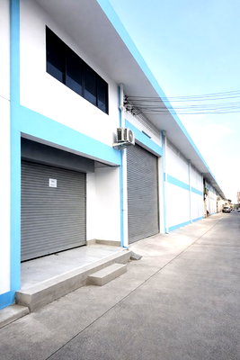 โรงงานให้เช่า : ถูกที่สุดในโลก ตรม.ละ 75 ตรม. 6 นอน 3 น้ำ ใกล้วัดโพธิ์แจ้ 300 ม. ติดถนนเอกชัย โรงงาน 2 ชั้น 100 ตร.วา. 400 ตร.ม. พื้นที่กว้าง